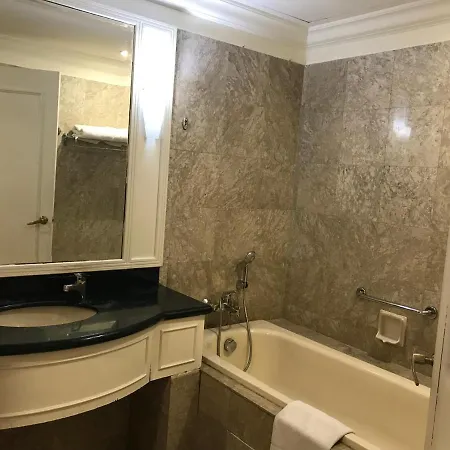 Queens Service Suite At Times Square Kuala Lumpur Exterior photo