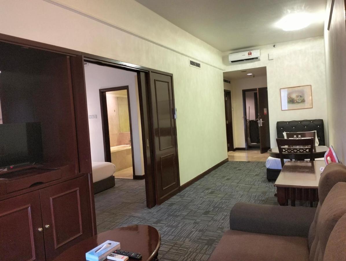 Apartemen Queens Service At Times Square
