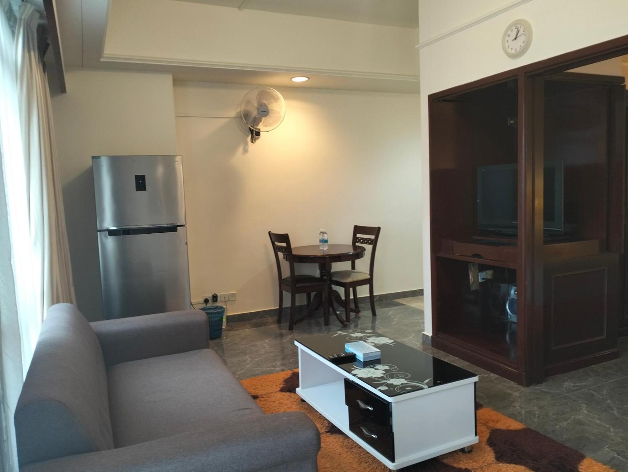Queens Service At Times Square Apartemen